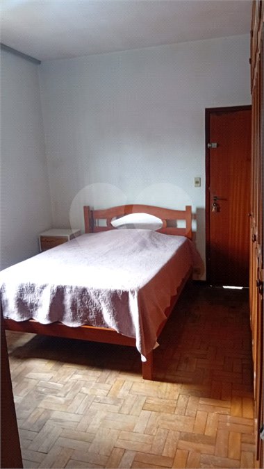 Casa à venda ou para alugar com 7 quartos, sendo 1 suíte,  em Vila Mogilar, Mogi das Cruzes, SP
