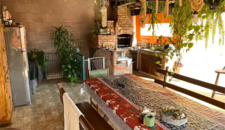 Casa à venda com 3 quartos, sendo 1 suíte,  no Centro, Bom Jesus dos Perdões, SP