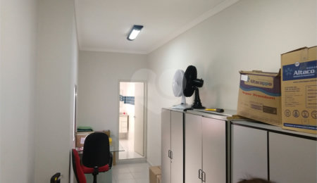 Casa à venda com 3 quartos, sendo 1 suíte, em Mirandópolis, São Paulo, SP