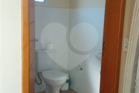 Casa à venda com 5 suítes no condomínio Village da Serra, Araçoiaba da Serra - SP