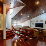 Casa para locação no Jardim da Saúde – São Paulo Imóvel amplo e elegante, com 360 m² de área construída em terreno de 400 m²
