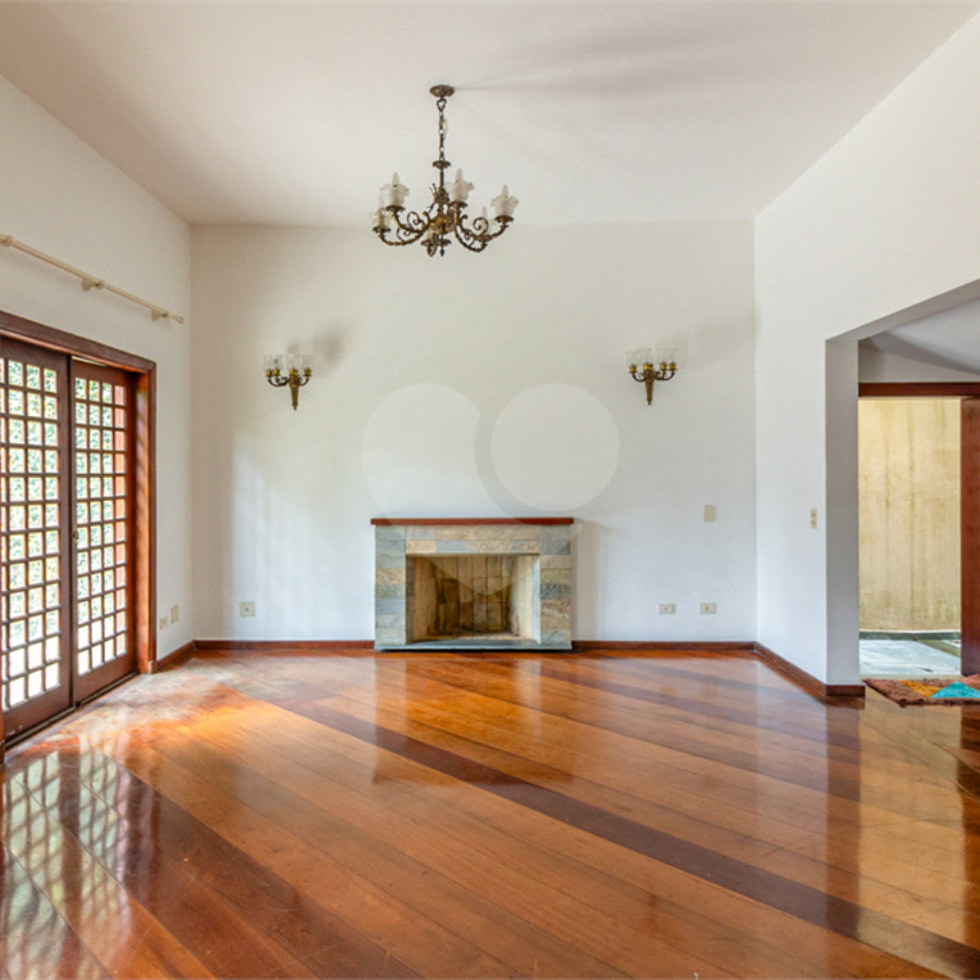 Casa em condomínio completo no Morumbi