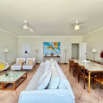Apartamento Residencial à venda, Pitangueiras, Guarujá - AP0768.