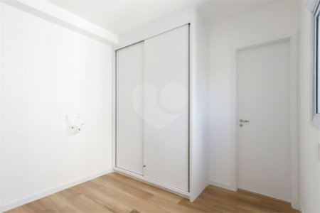 Apartamento à venda com 3 suítes em Vila Anastácio, São Paulo, SP