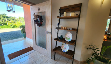 Casa à venda com 4 quartos, sendo 2 suítes,  no condomínio Residencial Jardim Primavera, Louveira - SP