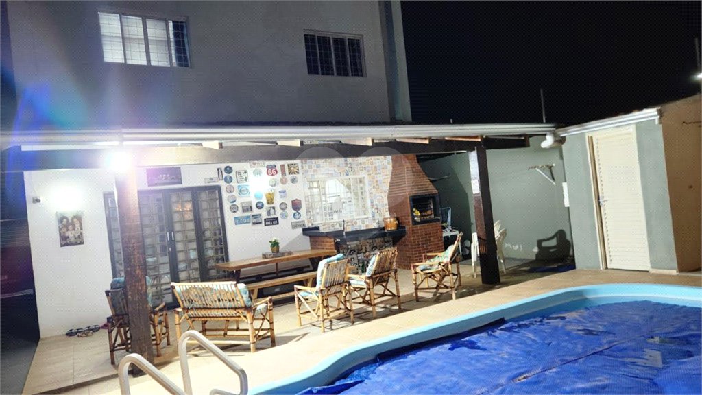 Sobrado à venda com 4 quartos, sendo 1 suíte, em Morada do Ouro, Cuiabá, MT