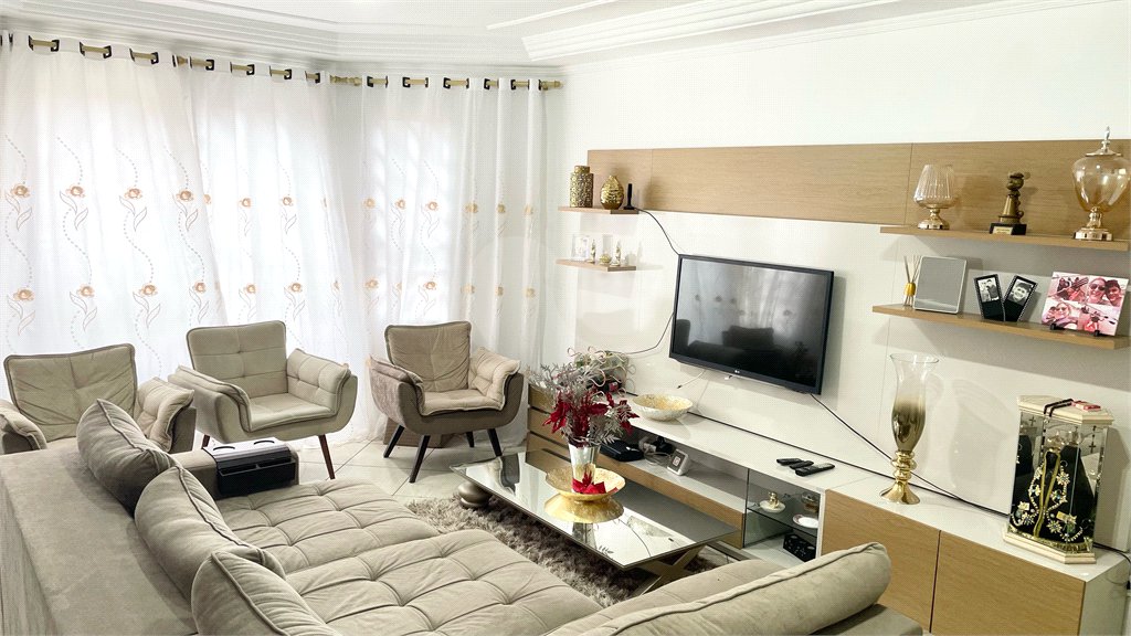 Sobrado à venda com 3 quartos, sendo 1 suíte, em Vila Guilherme, São Paulo, SP