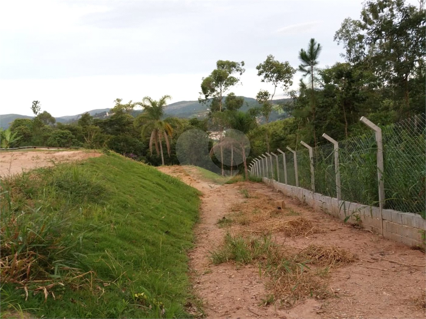 Terreno à venda no condomínio Loteamento Rancho Maringá I, Atibaia - SP