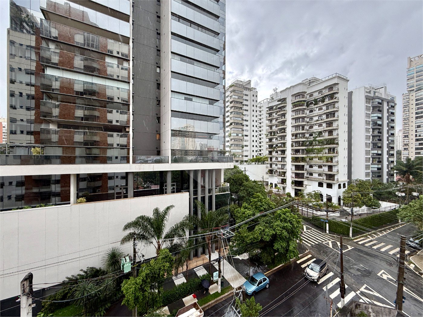 Apartamento à venda com 3 suítes em Campo Belo, São Paulo, SP
