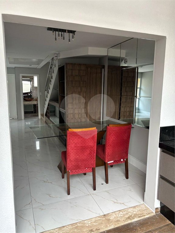 Casa à venda com 3 quartos, sendo 1 suíte, no condomínio Recanto das Araucárias, Suzano - SP