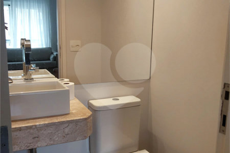 Apartamento à venda com 3 quartos, sendo 2 suítes,  em Cidade São Francisco, São Paulo, SP