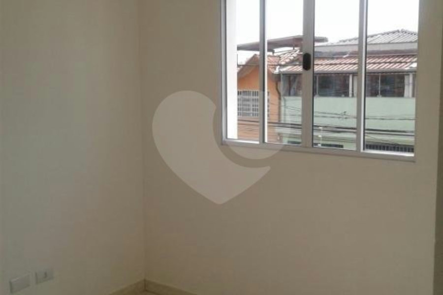 Casa à venda com 1 quarto no condomínio Camila I, São Paulo - SP