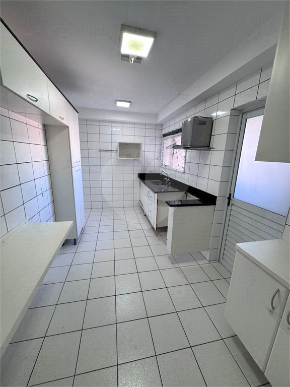 Apartamento para alugar com 3 quartos, sendo 1 suíte,  em Pinheiros, São Paulo, SP