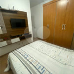 Apartamento à venda com 2 quartos, sendo 1 suíte,  em Jardim Carambeí, São Roque, SP