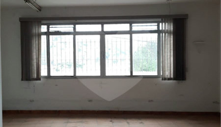 Sobrado à venda com 3 suítes em Luiz Fagundes, Mairiporã, SP