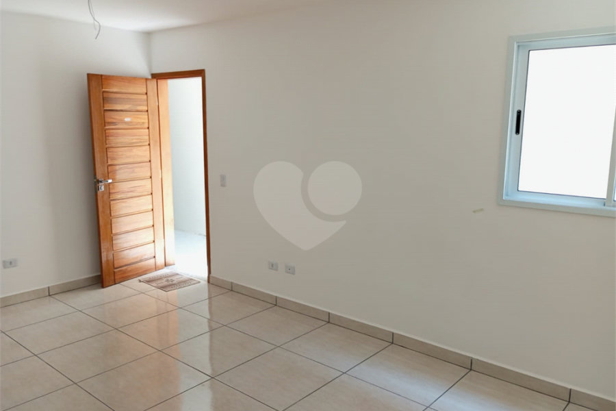 Apartamento de 48m2 localizado na Travessa da Av. Jaçanã 2 dorms