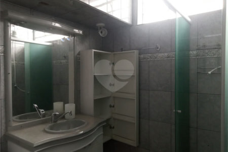 Casa Térrea à venda com 3 quartos em Parque Vitória, São Paulo, SP