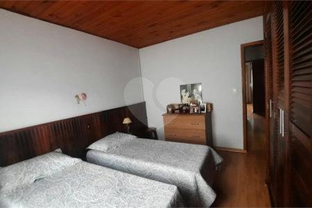 Casa à venda com 4 quartos, sendo 1 suíte,  em Vila Rosália, Guarulhos, SP