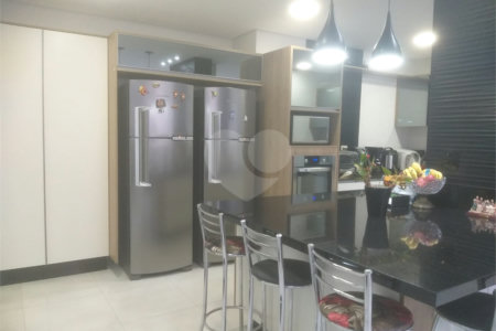 Apartamento de 3 quartos, 1 suíte, à venda no Paraíso. Impecável!