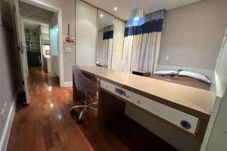 Sobrado à venda ou para alugar com 4 suítes em Vila Bertioga, São Paulo, SP