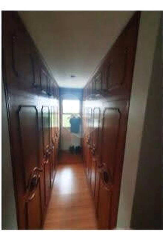 Sobrado à venda com 4 quartos, sendo 3 suítes,  em Jardim Petrópolis, São Paulo, SP