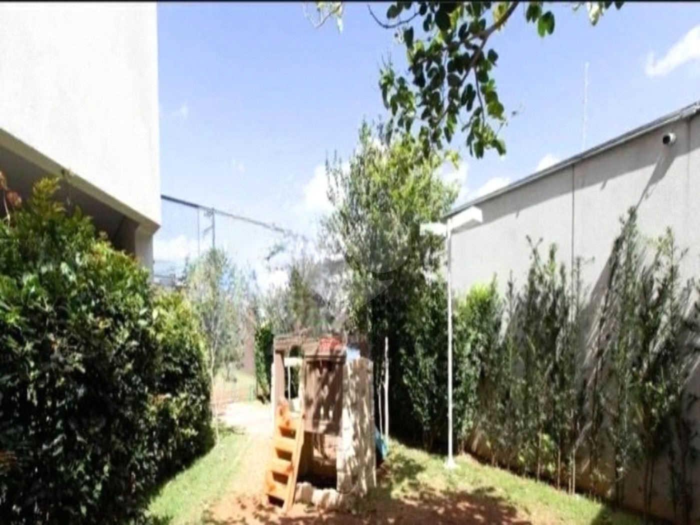 Apartamento à venda no Brás, 1 quarto, varanda, garagem, semimobiliado