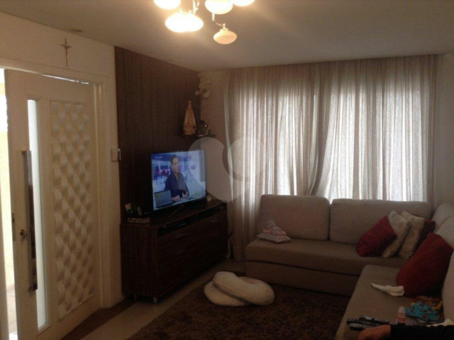 Sobrado à venda com 3 quartos, sendo 1 suíte, em Vila Mazzei, São Paulo, SP