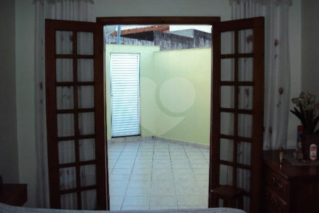 Sobrado à venda com 4 quartos, sendo 2 suítes, em Jardim Peri Peri, São Paulo, SP