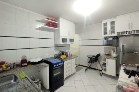 Casa à venda com 3 quartos, sendo 2 suítes, em Jardim Mangalot, São Paulo, SP
