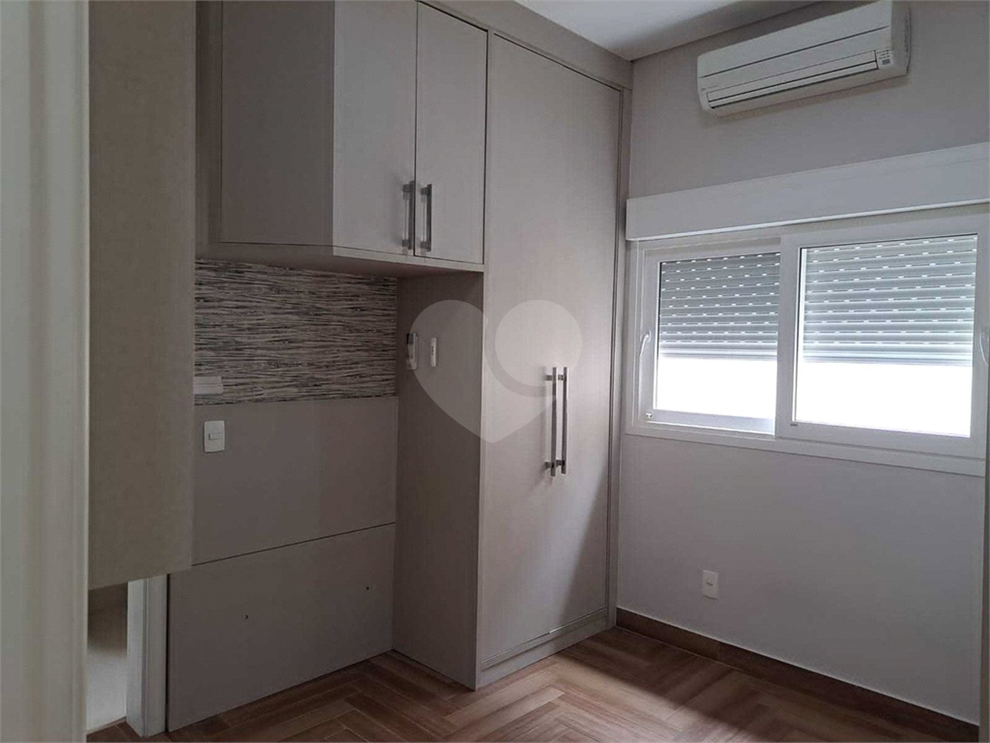 Casa à venda com 3 quartos, sendo 1 suíte, no condomínio Terra Nobre, Indaiatuba - SP