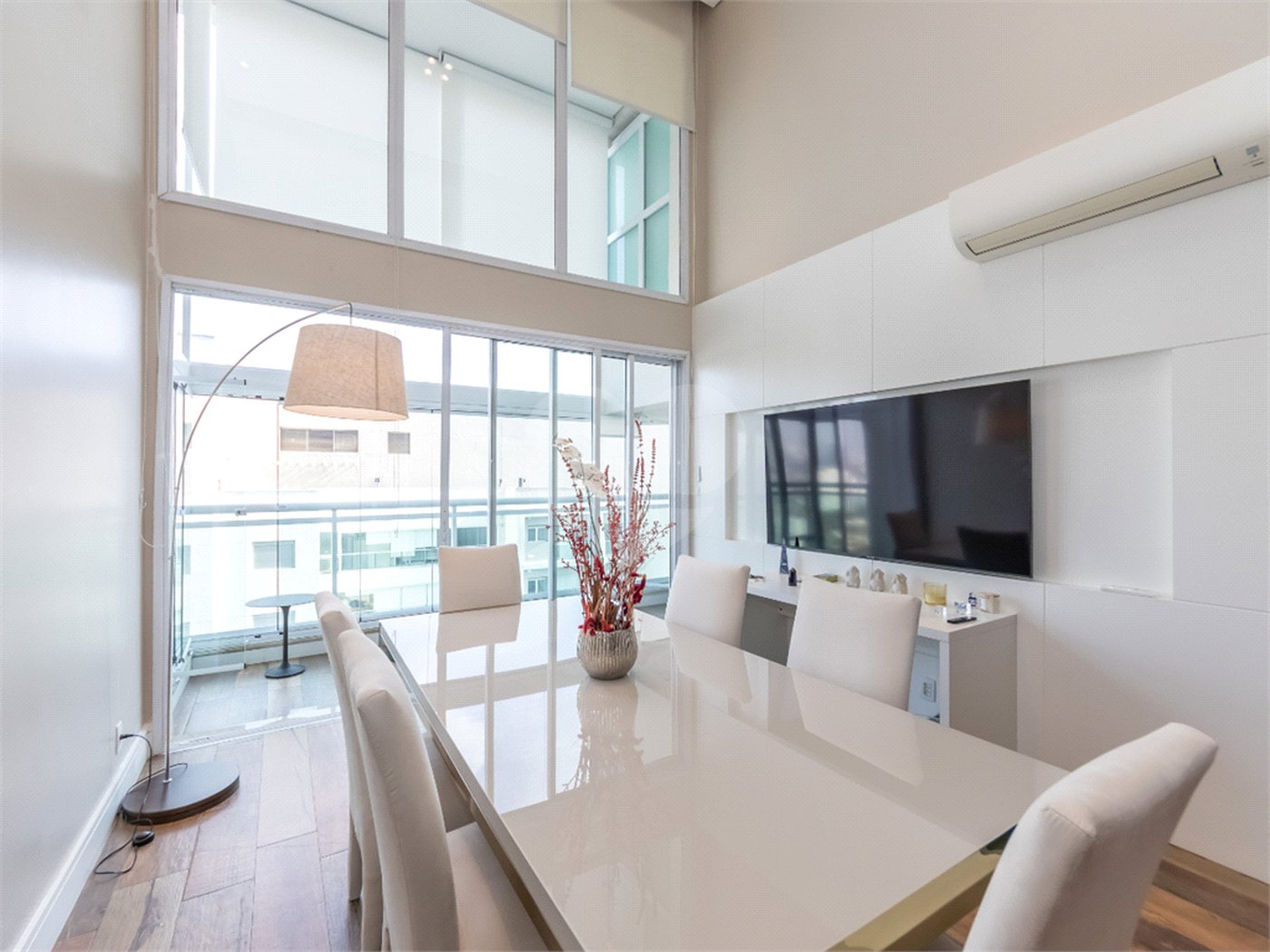 Apartamento à venda com 4 quartos, sendo 3 suítes, em Brooklin Paulista, São Paulo, SP