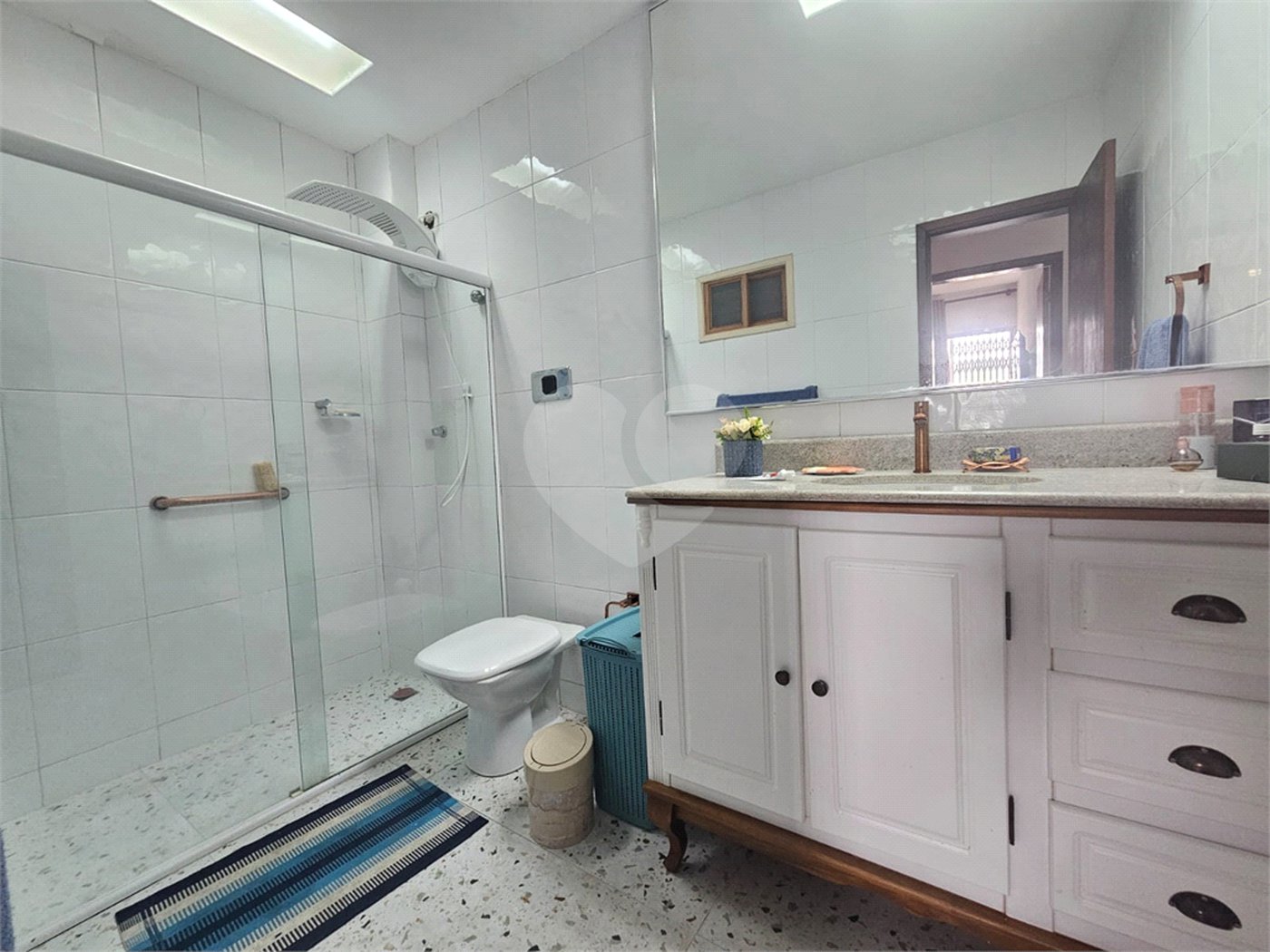 Cobertura à venda com 3 quartos, sendo 1 suíte,  no Centro, Cabo Frio, RJ