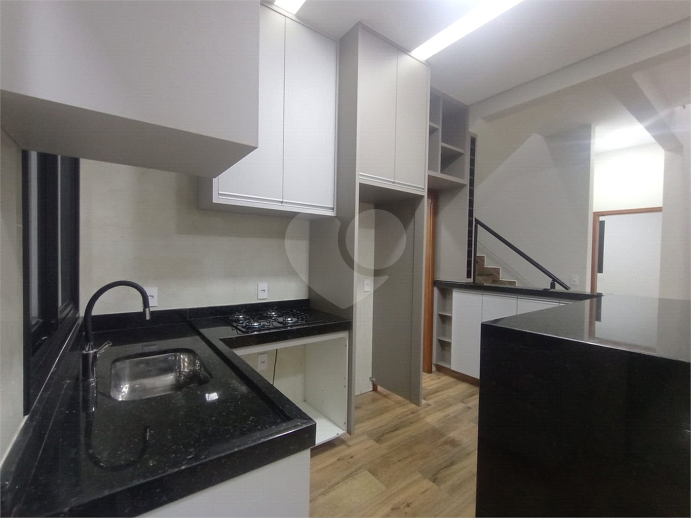 Casa à venda com 3 quartos, sendo 2 suítes, no condomínio Vila Rica, Indaiatuba - SP