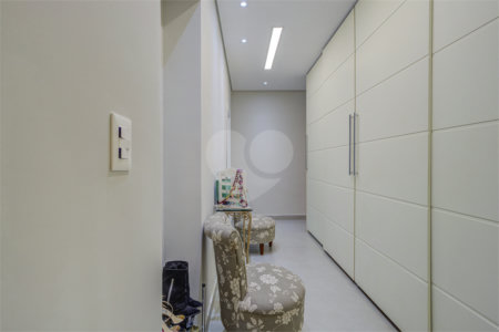 Casa Térrea à venda com 4 suítes em Alto da Boa Vista, São Paulo, SP