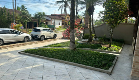 Casa à venda com 3 quartos, sendo 1 suíte, no condomínio Morada da Praia, Bertioga - SP