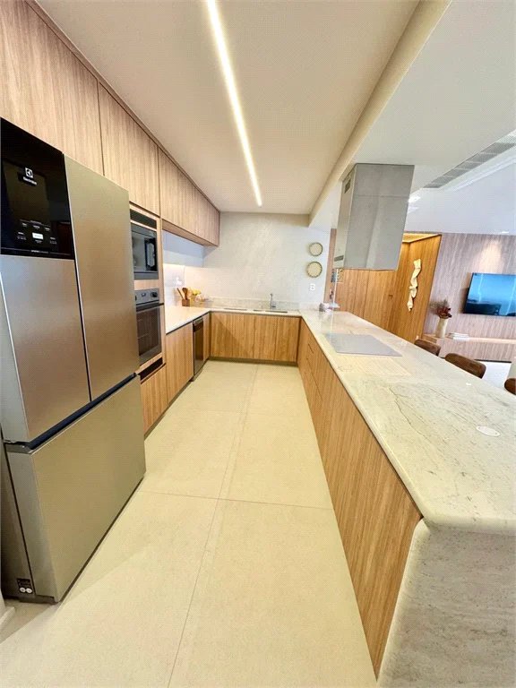 Apartamento à venda com 3 suítes em Jardim das Acácias, São Paulo, SP