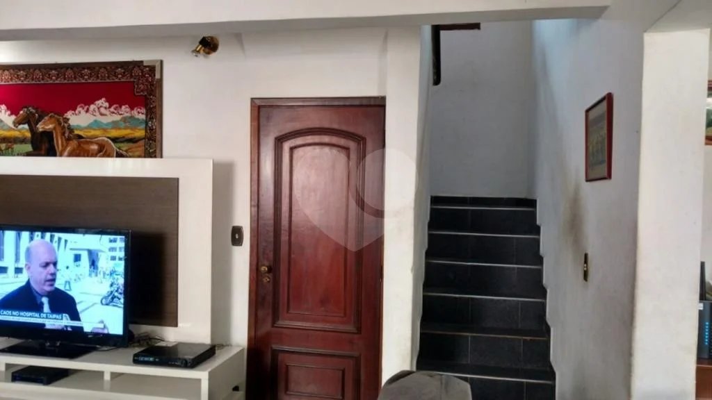 Sobrado à venda com 4 quartos, sendo 1 suíte, em Vila Vitório Mazzei, São Paulo, SP
