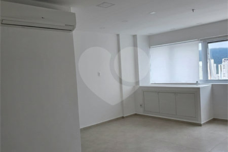 Sala à venda em Jardim Armênia, Mogi das Cruzes, SP
