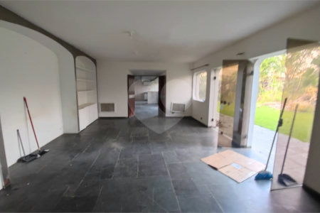 Casa Térrea à venda com 5 quartos, sendo 2 suítes, em Chácara Monte Alegre, São Paulo, SP