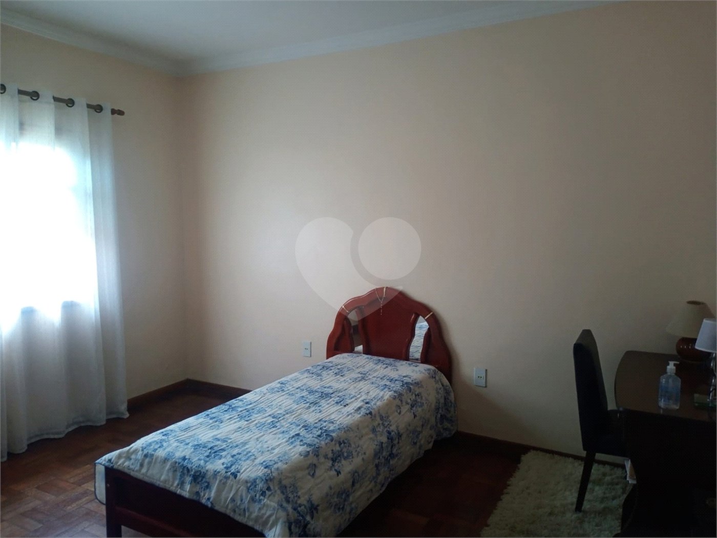Sobrado à venda com 3 quartos, sendo 1 suíte, no Centro, Biritiba-mirim, SP
