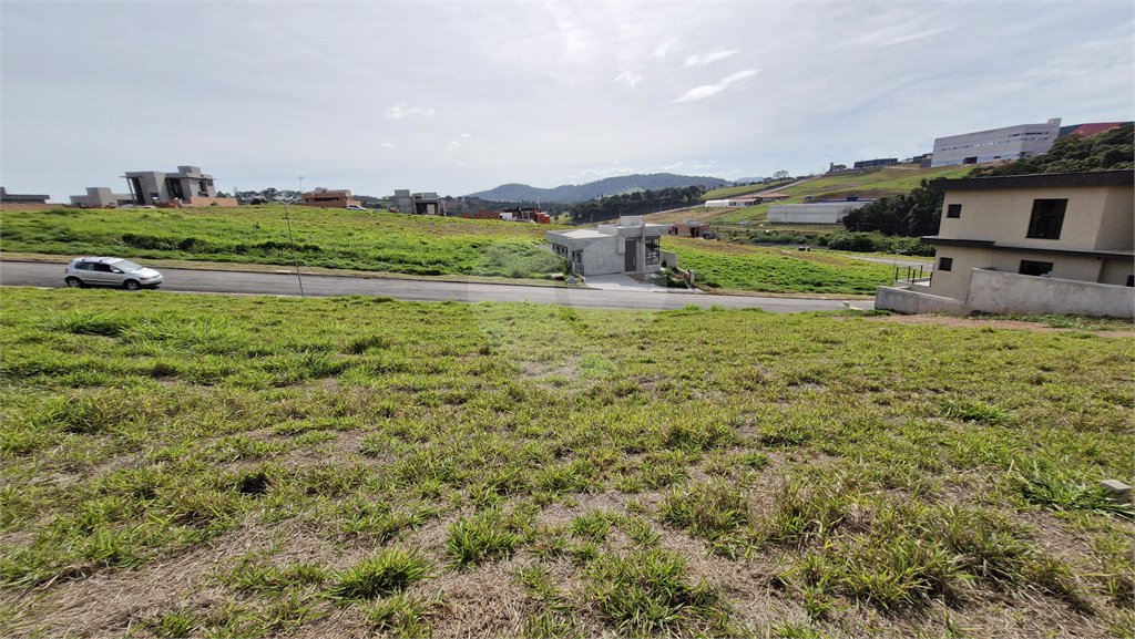 Terreno à venda no condomínio Portal Lamis I, Atibaia - SP