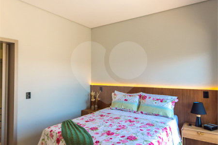 Casa à venda com 3 suítes no condomínio Residencial Dona Maria Candida, Indaiatuba - SP