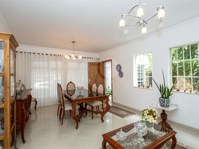 Casa à venda com 3 quartos, sendo 1 suíte,  em Campo Belo, São Paulo, SP