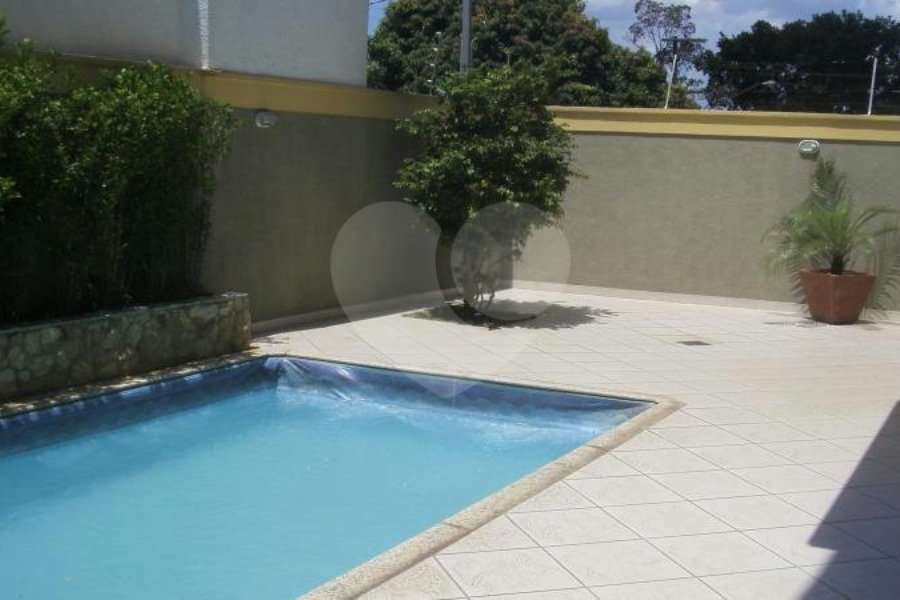 Sobrado à venda com 4 quartos, sendo 2 suítes, em Horto Florestal, São Paulo, SP