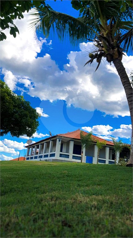 Fazenda à venda com 6 quartos, sendo 1 suíte,  no Centro, Capitão Enéas, MG