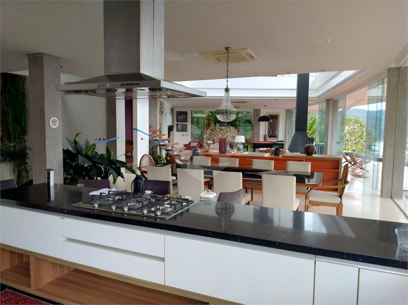 Casa à venda com 4 suítes em Praia Vermelha, Ubatuba, SP