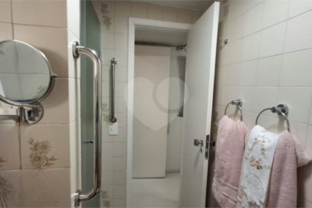 Apartamento à venda com 3 quartos, sendo 1 suíte,  em Indianópolis, São Paulo, SP