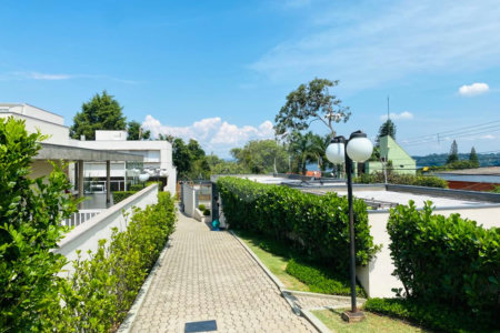 Casa à venda com 4 quartos, sendo 2 suítes, no condomínio Residencial Vila Lagos, São Paulo - SP