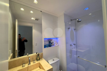 Apartamento à venda com 3 quartos, sendo 1 suíte,  em Santo Amaro, São Paulo, SP