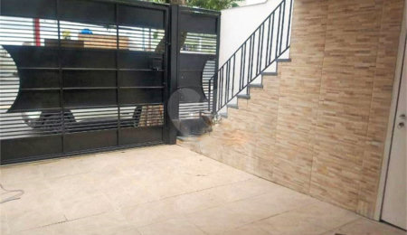 Sobrado à venda com 2 quartos em Sumarezinho, São Paulo, SP